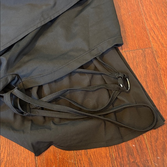 NWT HALARA Black Pleated Mini Skirt with Strappy Ring Cutout Detail large - Picture 3 of 8